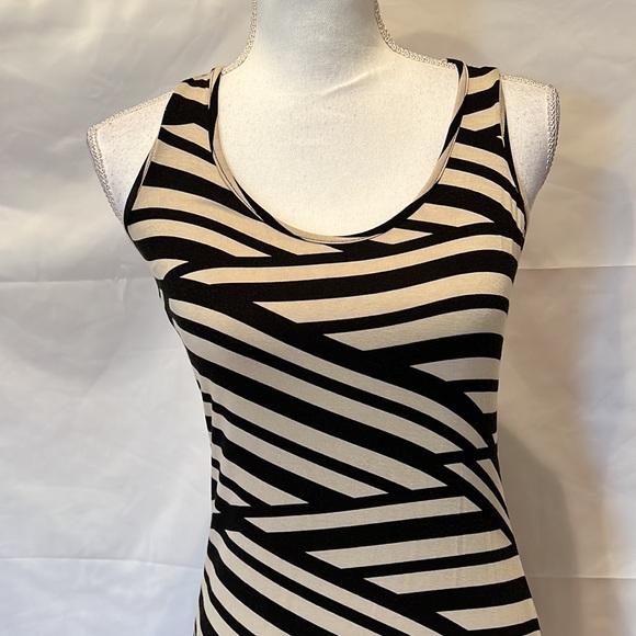 Calvin Klein dress - Picture 2 of 6